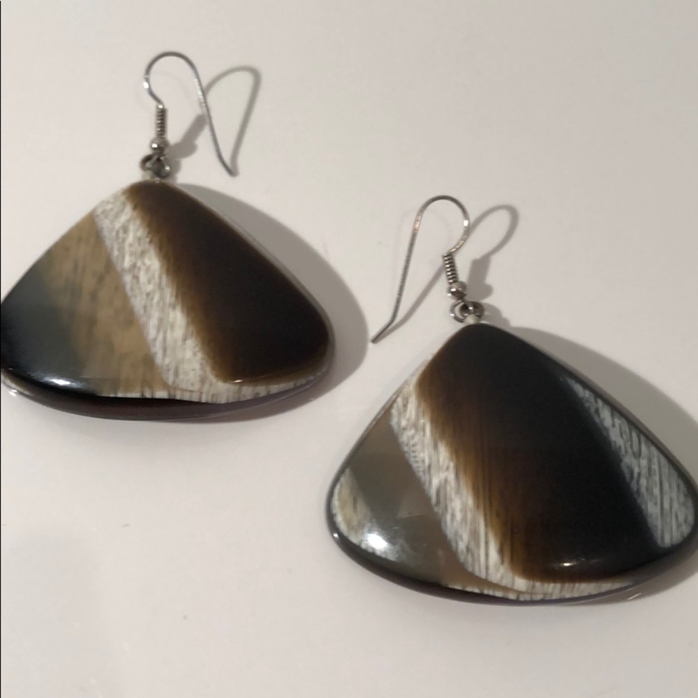 VINTAGE TRIANGLE PIERCED SHADED EARRINGS